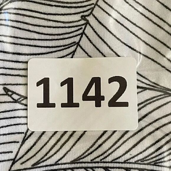 Victoria’s Secret On Point Flow Mid Rise Black White Novelty Print  SZ 8 #1142 - Picture 9 of 9